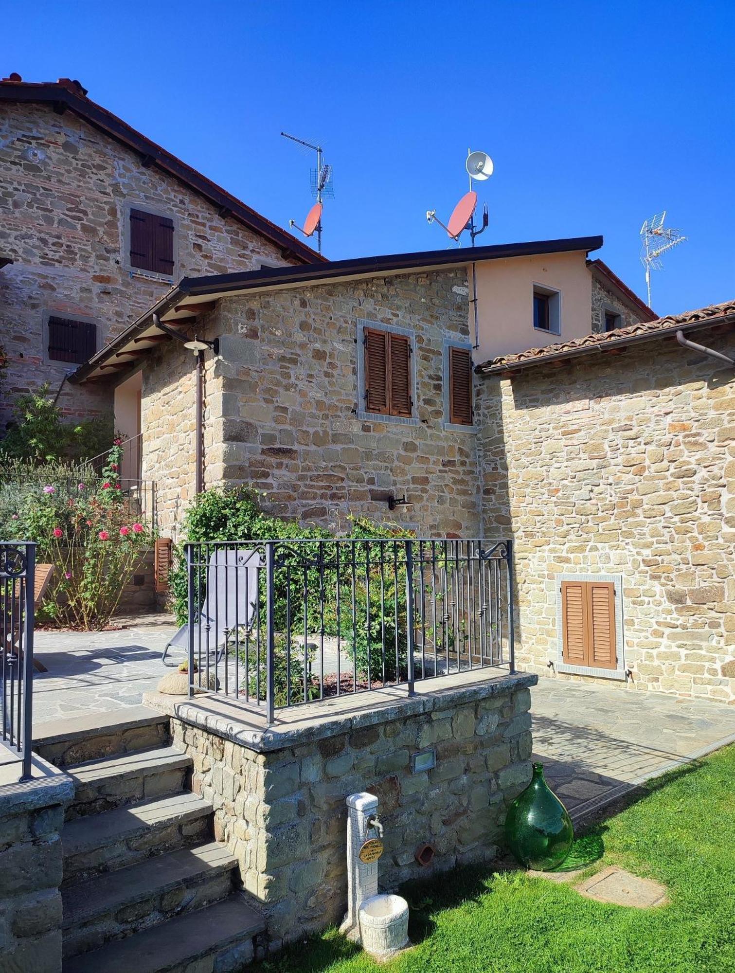 Podere Verdi Colline Poppi Bagian luar foto
